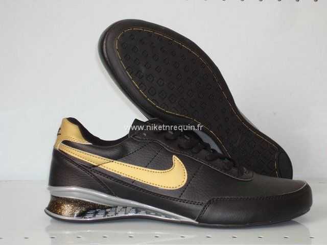 Nike Shox R2 Mens Chaussures Noires Or